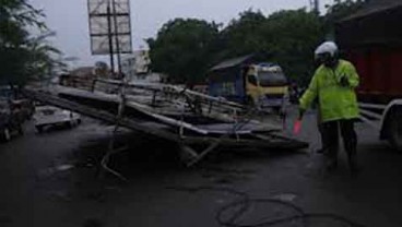 11 Rumah Warga Desa Buana Jaya Diterjang Angin Puting Beliung